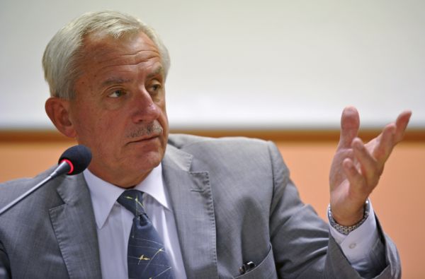 Ministr zdravotnictví Leoš Heger. Ministr zdravotnictví Leoš Heger.
